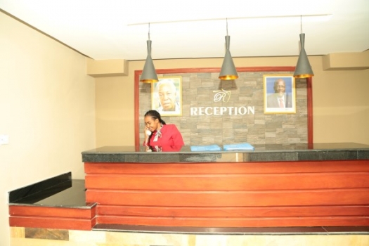 24 hour reception 